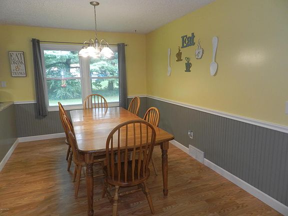 4th image of 6423 Enola Ave