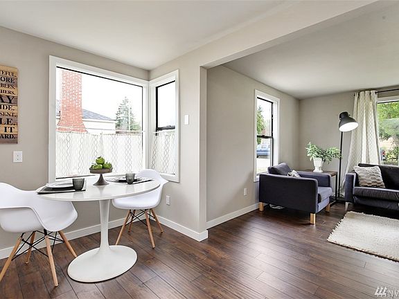 4th image of 11423 Woodley Ave S