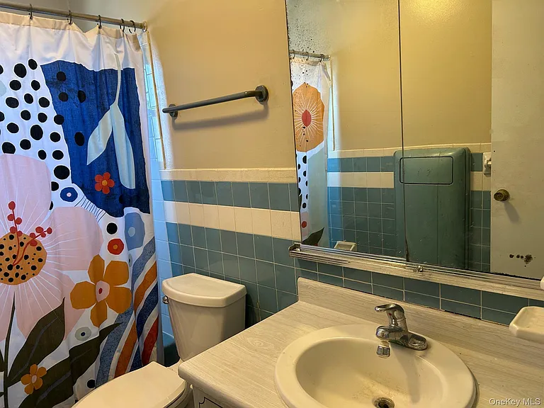 68 Sneden Pl W #68 — Photo 22