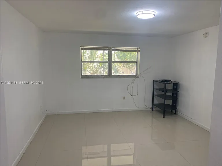 1550 NE 191st St #309 — Photo 9