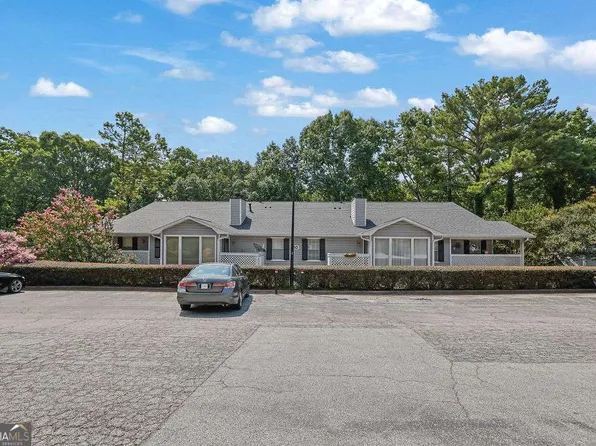 1004 Vicksburg Pl, Sandy Springs, GA 30350