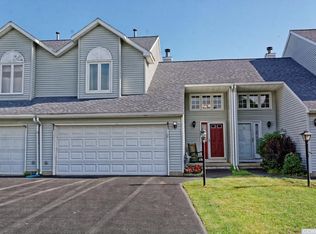 8 Justin Ct, Rensselaer, NY 12144