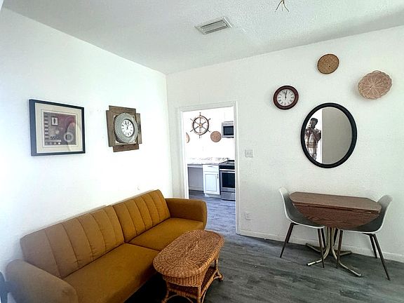 5th image of 805 19th Ave S #A