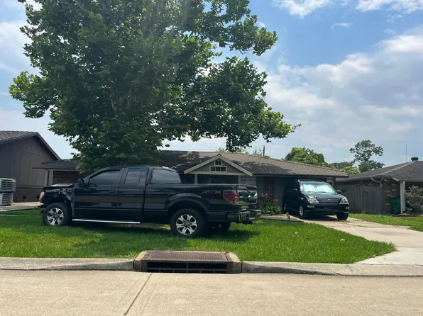 654 Holmes Blvd, Gretna, LA 70056