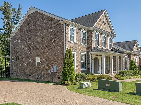 3rd image of 1029 Kelsey Glen Dr