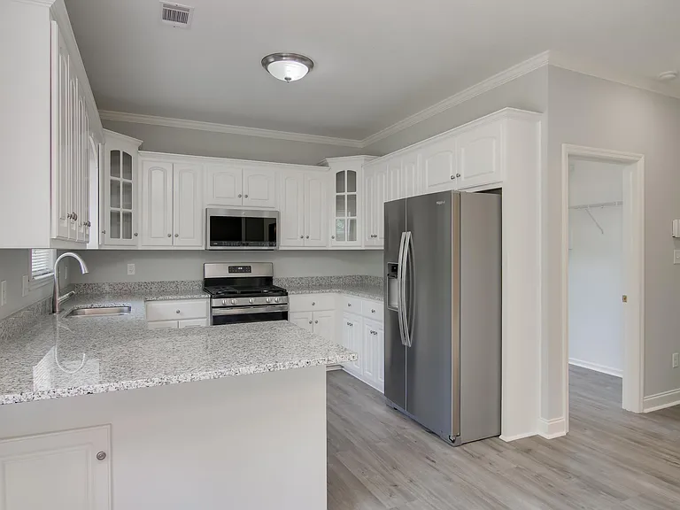 201 Dorset Dr — Photo 12