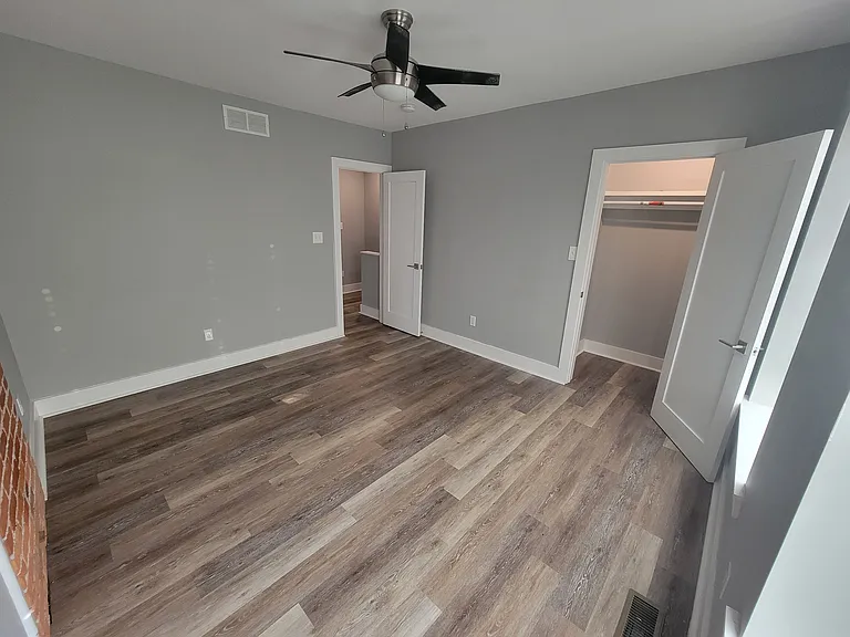 472-482 Carpenter St — Photo 11