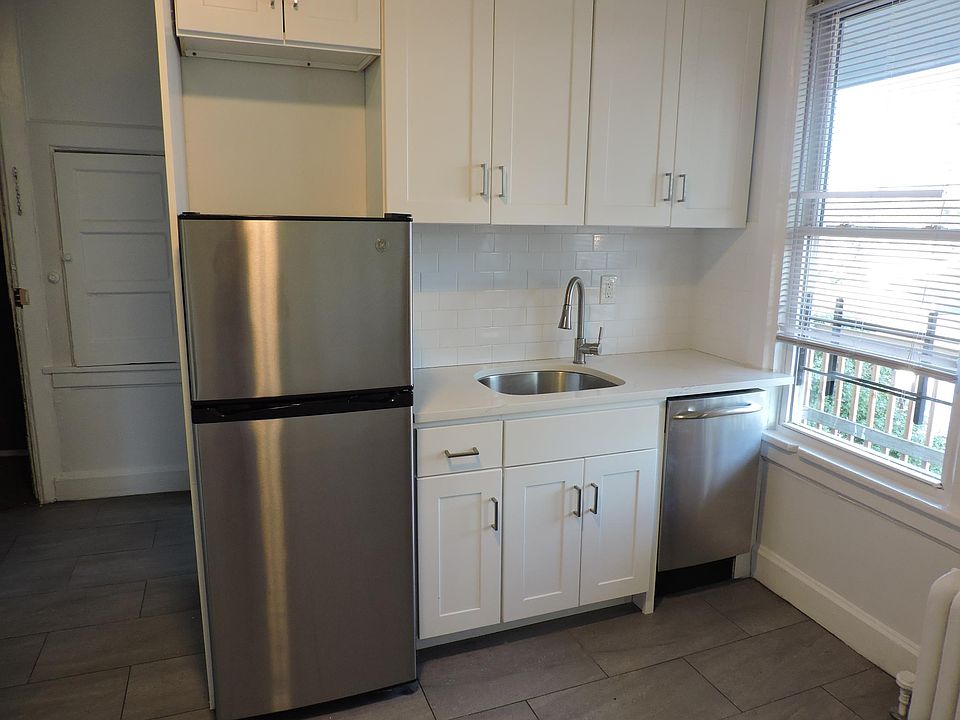 1st image of 58 Lake St #9815