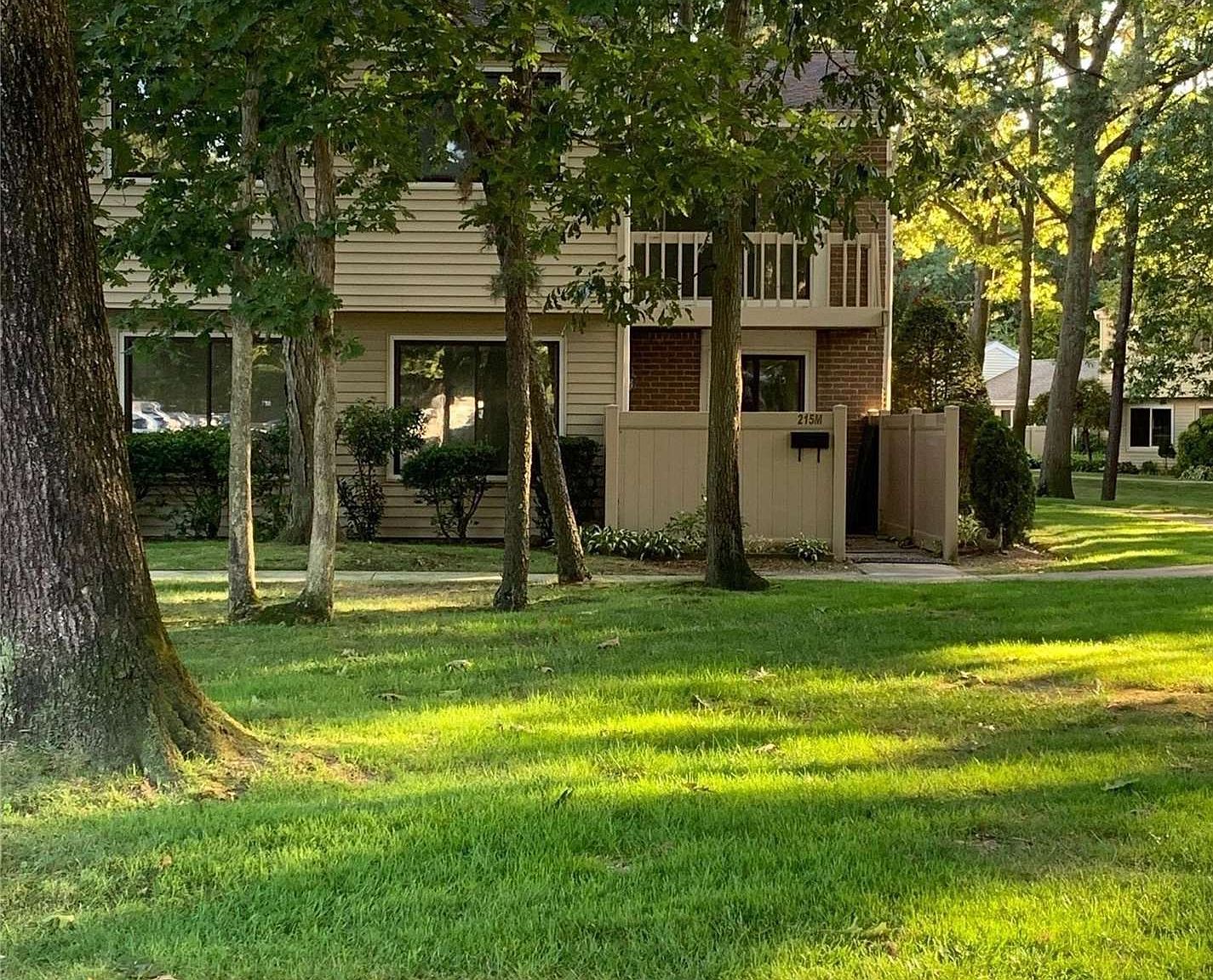 215 Springmeadow Drive UNIT M, Holbrook, NY 11741 Zillow