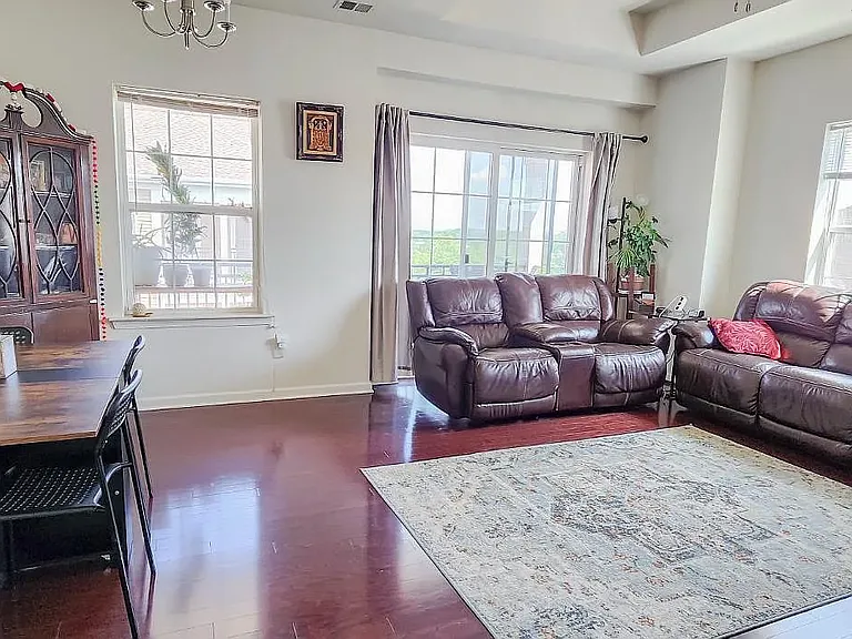 548 E Celebration Way — Photo 6