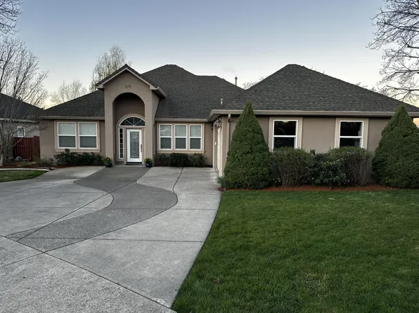 374 Leandra Ln, Eagle Pt, OR 97524