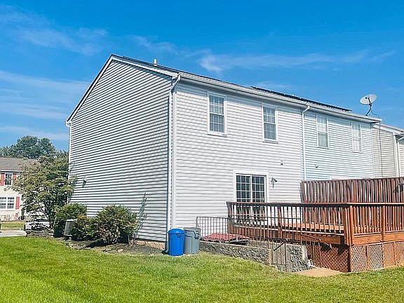 Large Neighborhood Free Space