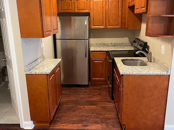 4th image of 3703 N Elston Ave