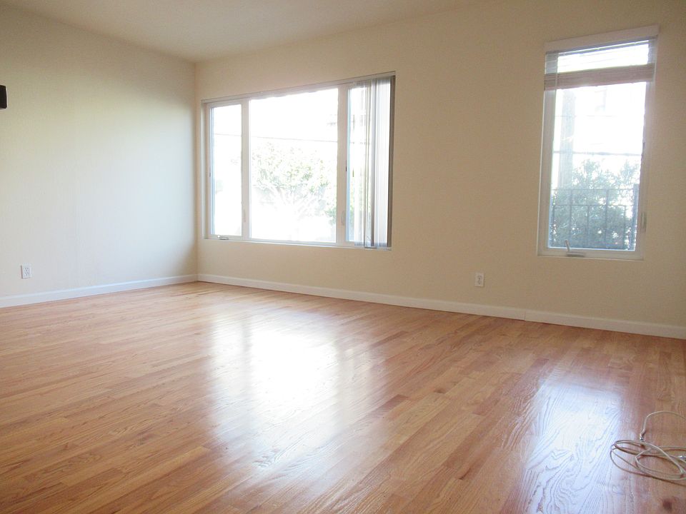 1st image of 2025 Broderick St APT 3