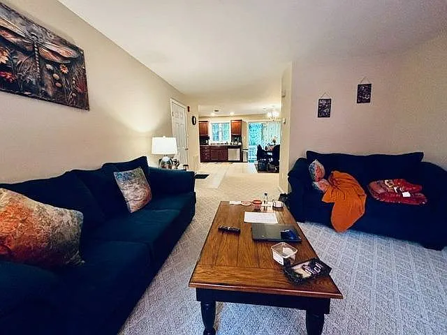 2 bed, 1.0 bath, $1,650 — Photo 2
