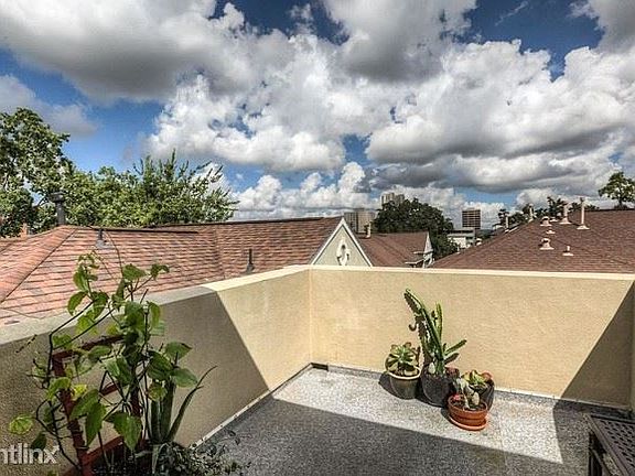 1818-binz-st-unit-d-houston-tx-building-photo(4)