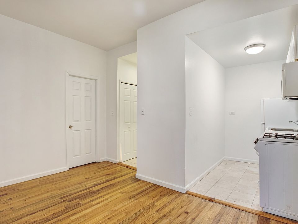1st image of 350 W 47th St #2AA