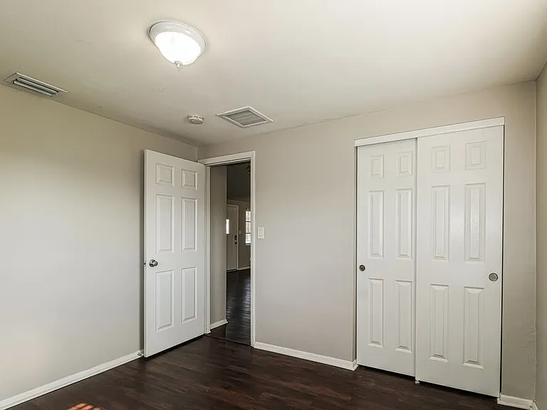 1012 Normandy Blvd — Photo 13