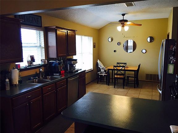 5th image of 1501 Lincoln Dr