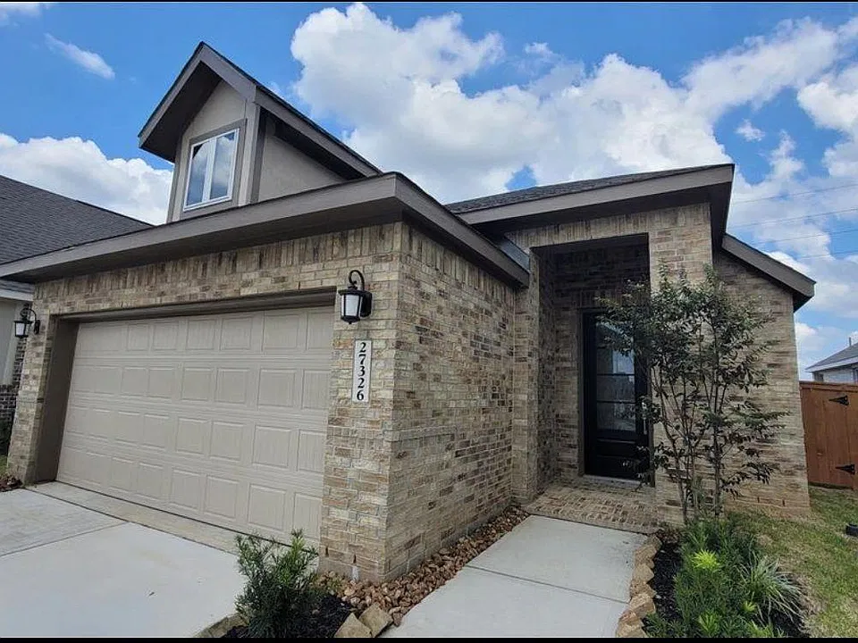 27326 Sweetwater Bay Dr