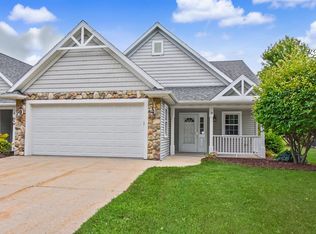 18 Cedar Ln, Elkhart Lake, WI 53020