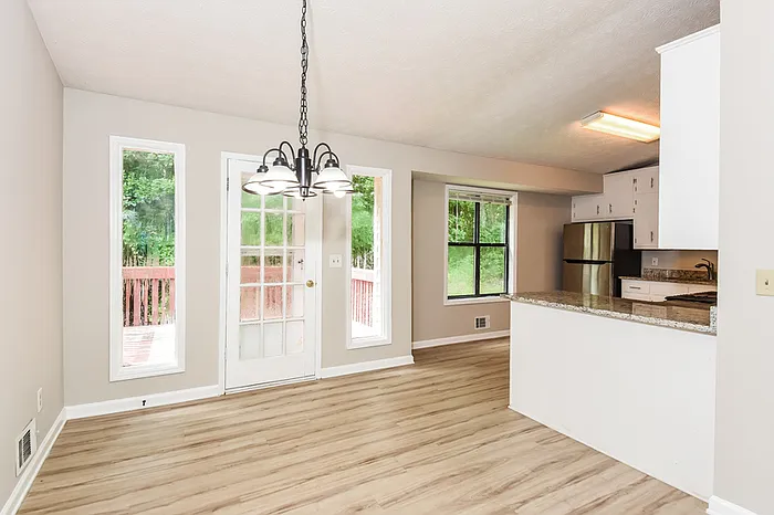 5975 Wellborn Trl — Photo 8
