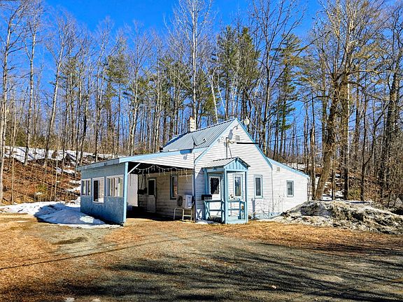 2nd image of 372 River Road