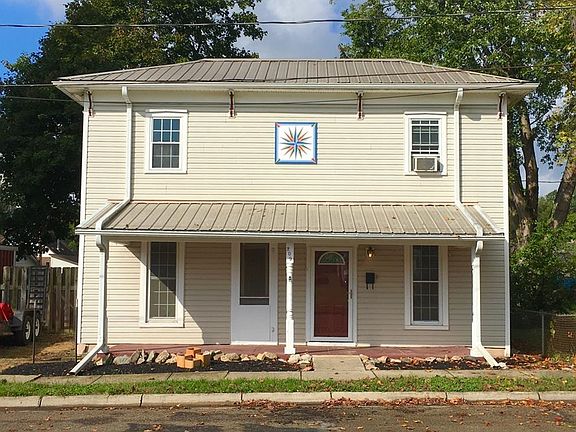 2nd image of 209 S Henry St