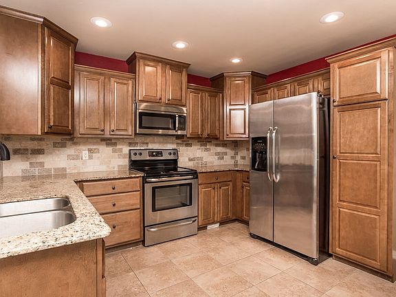 3rd image of 3108 SW Waterleaf Ave