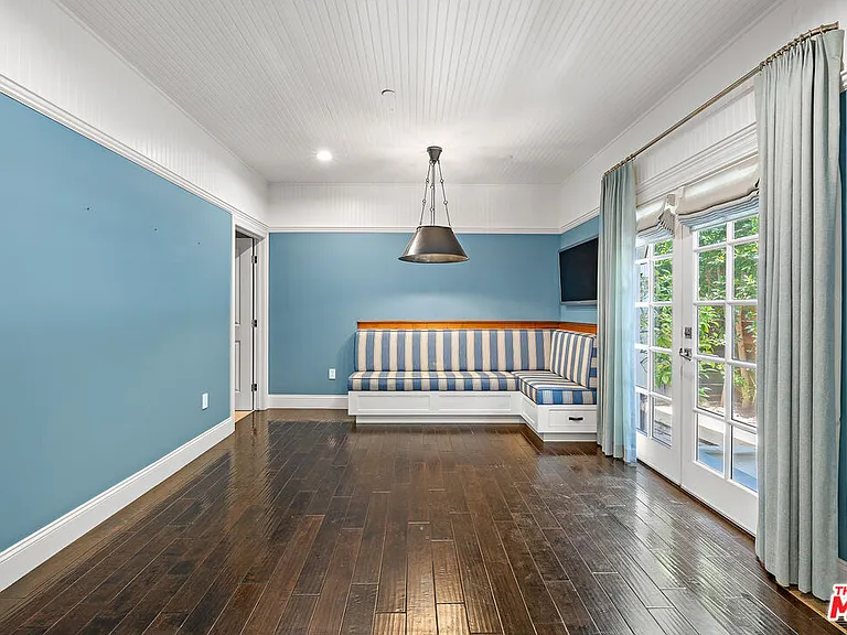 1147 Centinela Ave — Photo 33