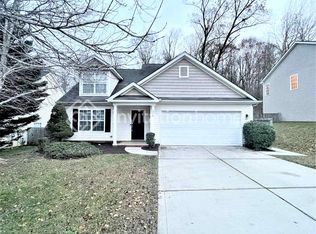 570 River View Dr, Lowell, NC 28098