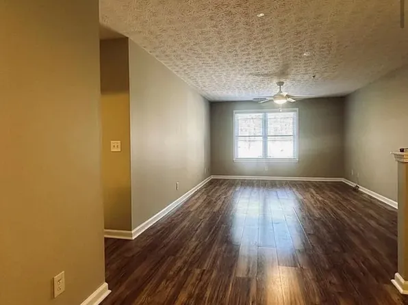 3221 Fairington Dr, Lithonia, GA 30038