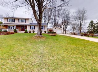 90 Bethany Dr, Fremont, OH 43420