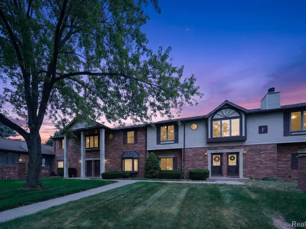 2321 London Bridge Dr Unit 22, Rochester Hills, MI 48307