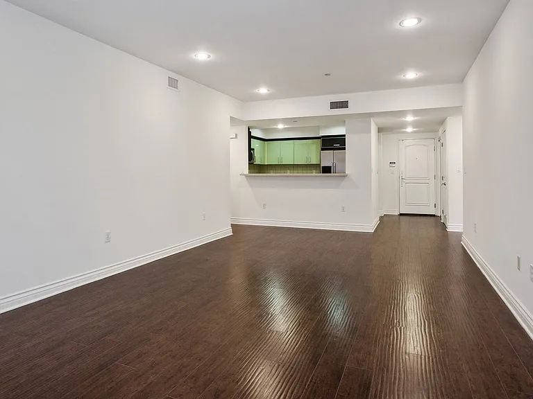 Open-Concept Dining and Kitchen Areas