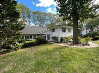152 Rock Creek Ln, Scarsdale, NY 10583