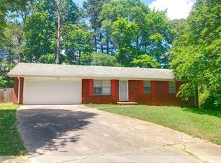 6005 Fairfield Dr, Morrow, GA 30260