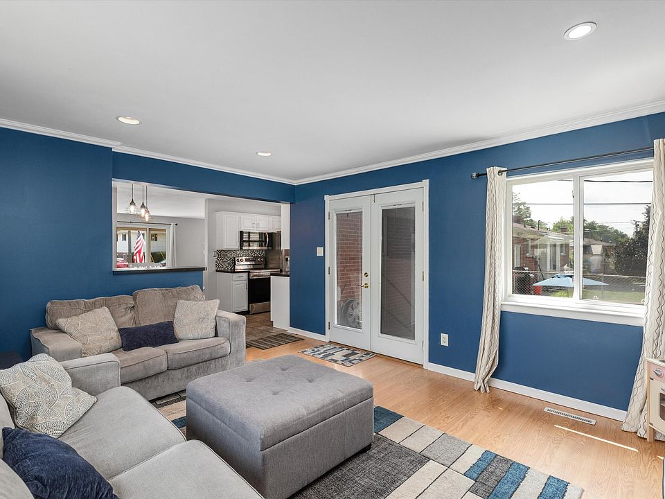 10115 Bassett St, photo 7