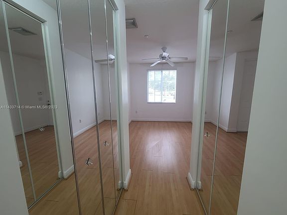 4th image of 323 SW 13th Ter #323