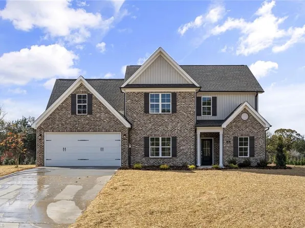 740 Cedar Dr, Winston Salem, NC 27107