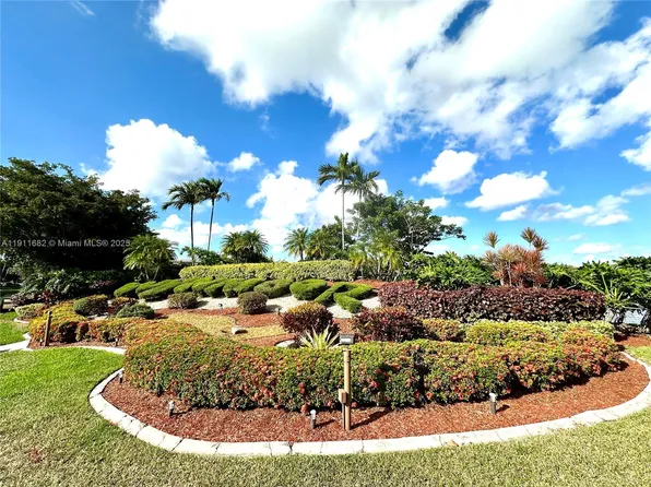 3102 Portofino Point #M2, Coconut Creek, FL 33066