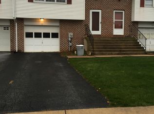 143 Pickwick Pl, Millersville, PA 17551