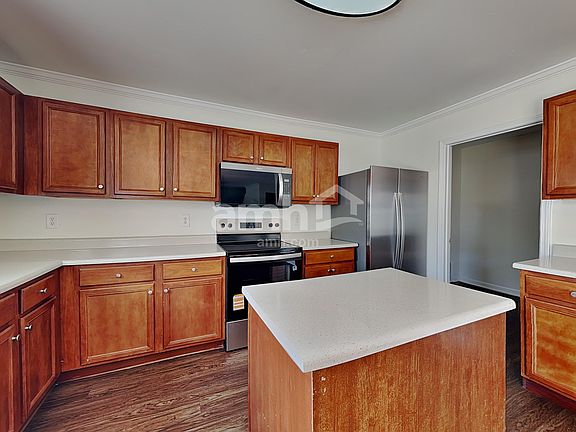 3rd image of 6840 Horseback Ln