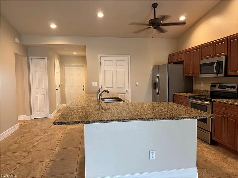 1715 SW 1st Ave — Photo 9