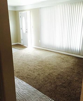 4th image of 37315 Woodland Dr