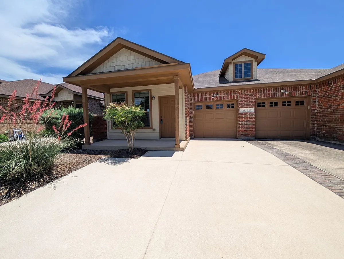 Building Photo - 534 Creekside Cir