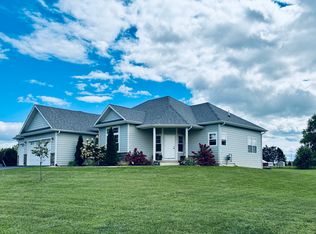 10359 E Shagbark Ln, Rochelle, IL 61068