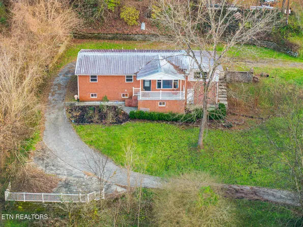 111 Old Evacuation Ln, Oliver Springs, TN 37840