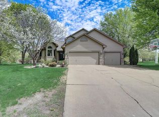 3148 Berwick Knl, Minneapolis, MN 55443