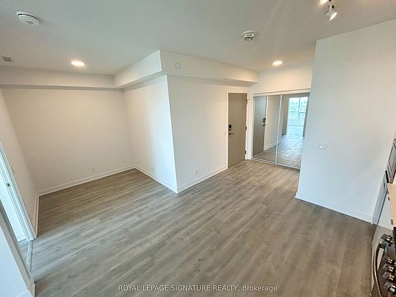 4th image of 30 Upper Mall Way #2401